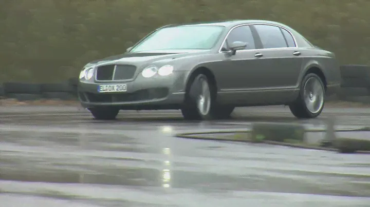 Bentley Continental Flying Spur - racing world's fastest limousine / schnellste Limousine der Welt